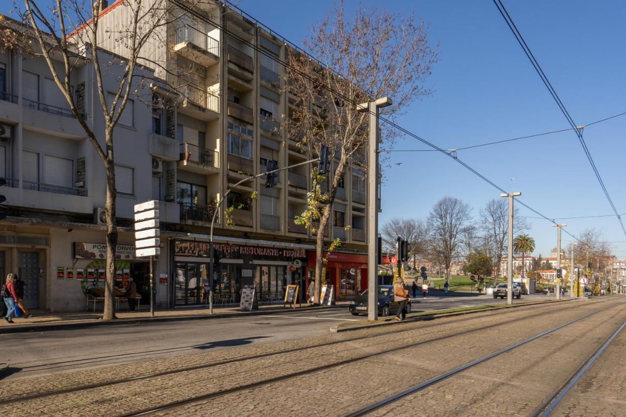 Апартаменты Gaya Avenue Flats - Elegant Contemporary Flats With Balcony Вила-Нова-ди-Гая Экстерьер фото