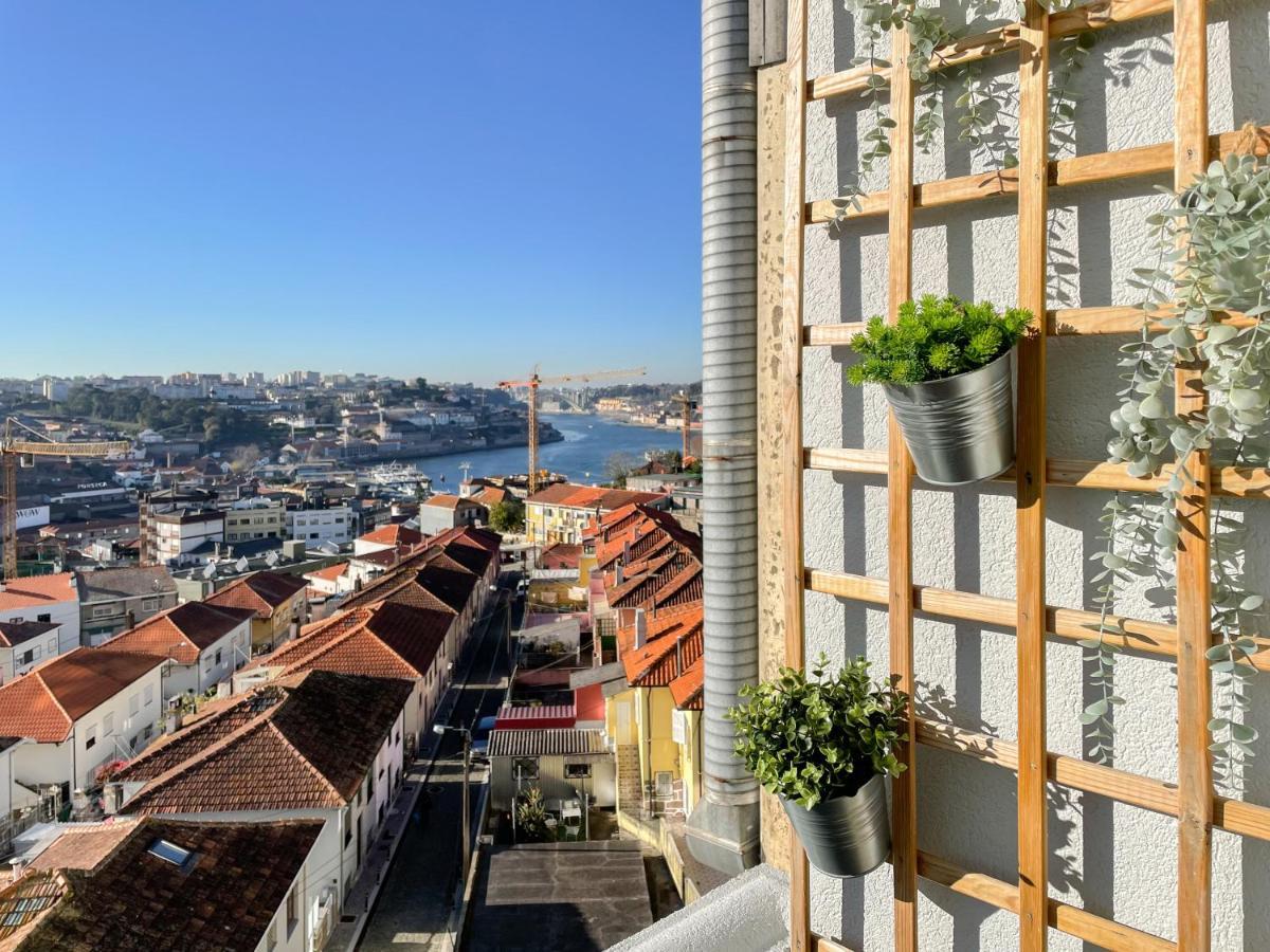Апартаменты Gaya Avenue Flats - Elegant Contemporary Flats With Balcony Вила-Нова-ди-Гая Экстерьер фото