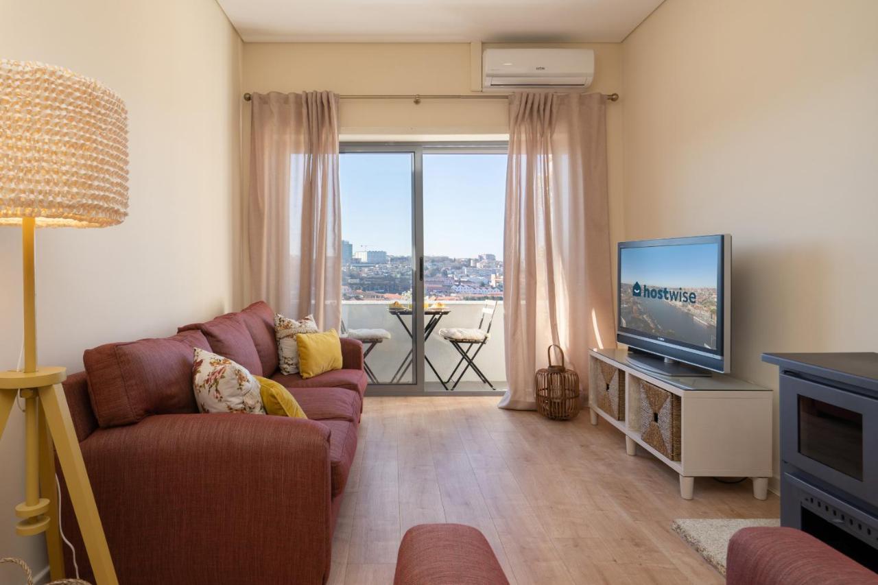 Апартаменты Gaya Avenue Flats - Elegant Contemporary Flats With Balcony Вила-Нова-ди-Гая Экстерьер фото