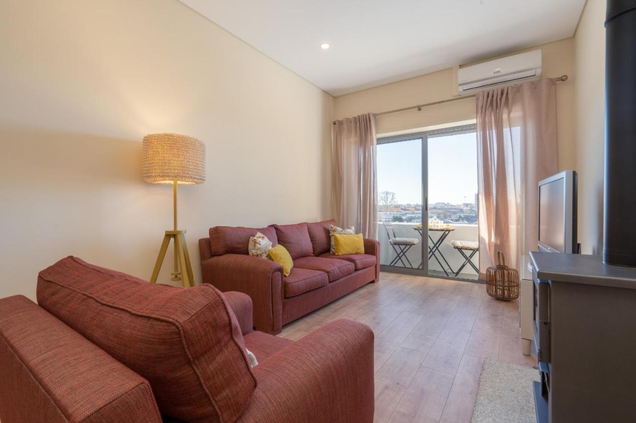 Апартаменты Gaya Avenue Flats - Elegant Contemporary Flats With Balcony Вила-Нова-ди-Гая Экстерьер фото
