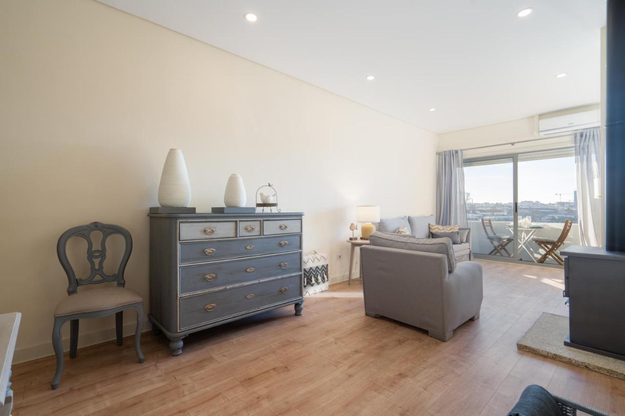 Апартаменты Gaya Avenue Flats - Elegant Contemporary Flats With Balcony Вила-Нова-ди-Гая Экстерьер фото