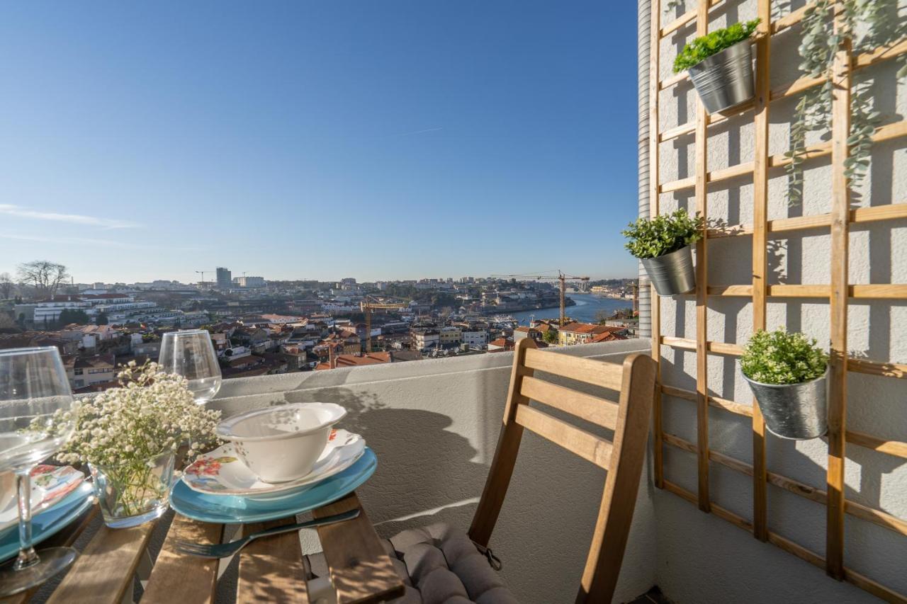 Апартаменты Gaya Avenue Flats - Elegant Contemporary Flats With Balcony Вила-Нова-ди-Гая Экстерьер фото