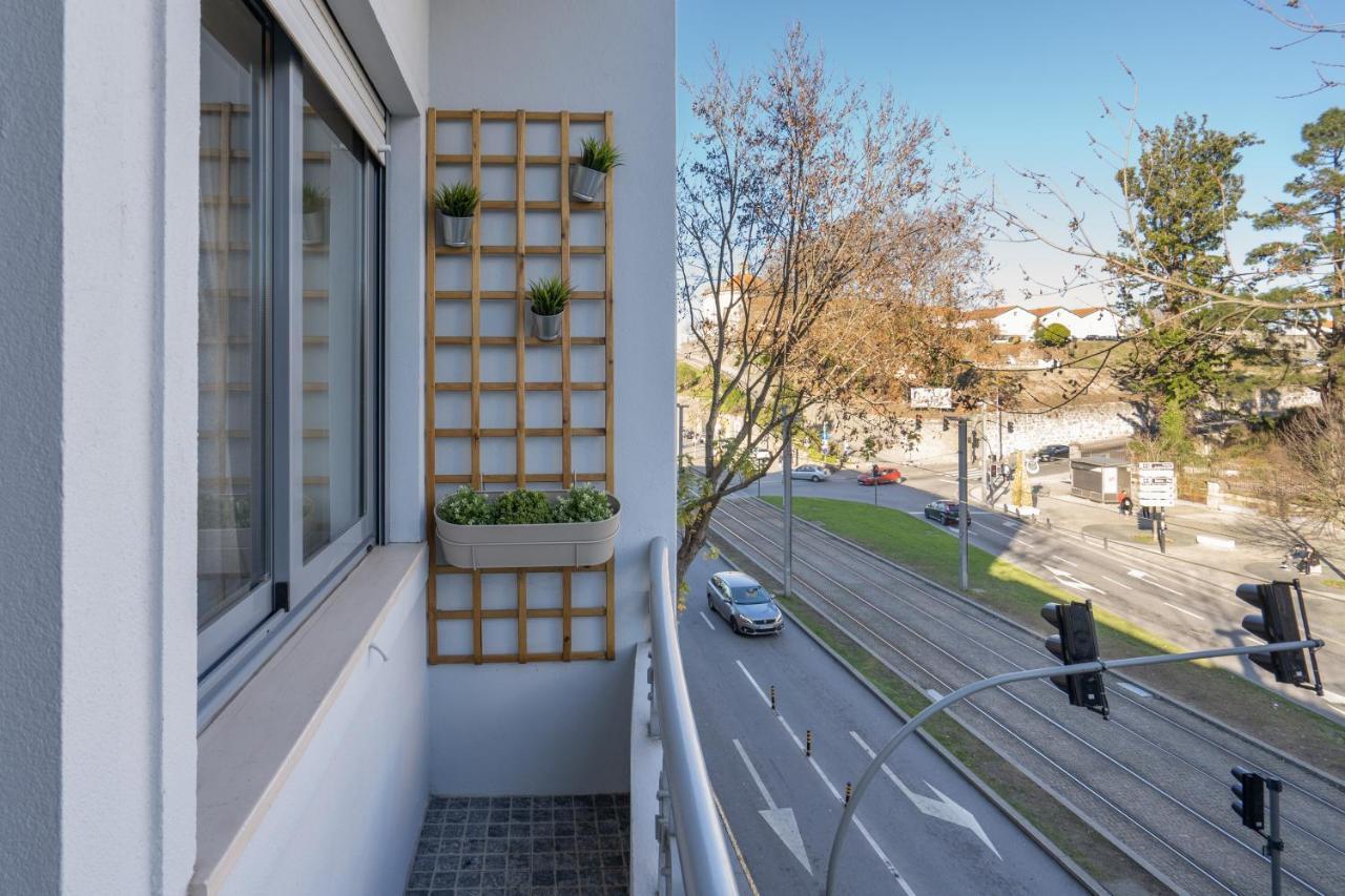 Апартаменты Gaya Avenue Flats - Elegant Contemporary Flats With Balcony Вила-Нова-ди-Гая Экстерьер фото