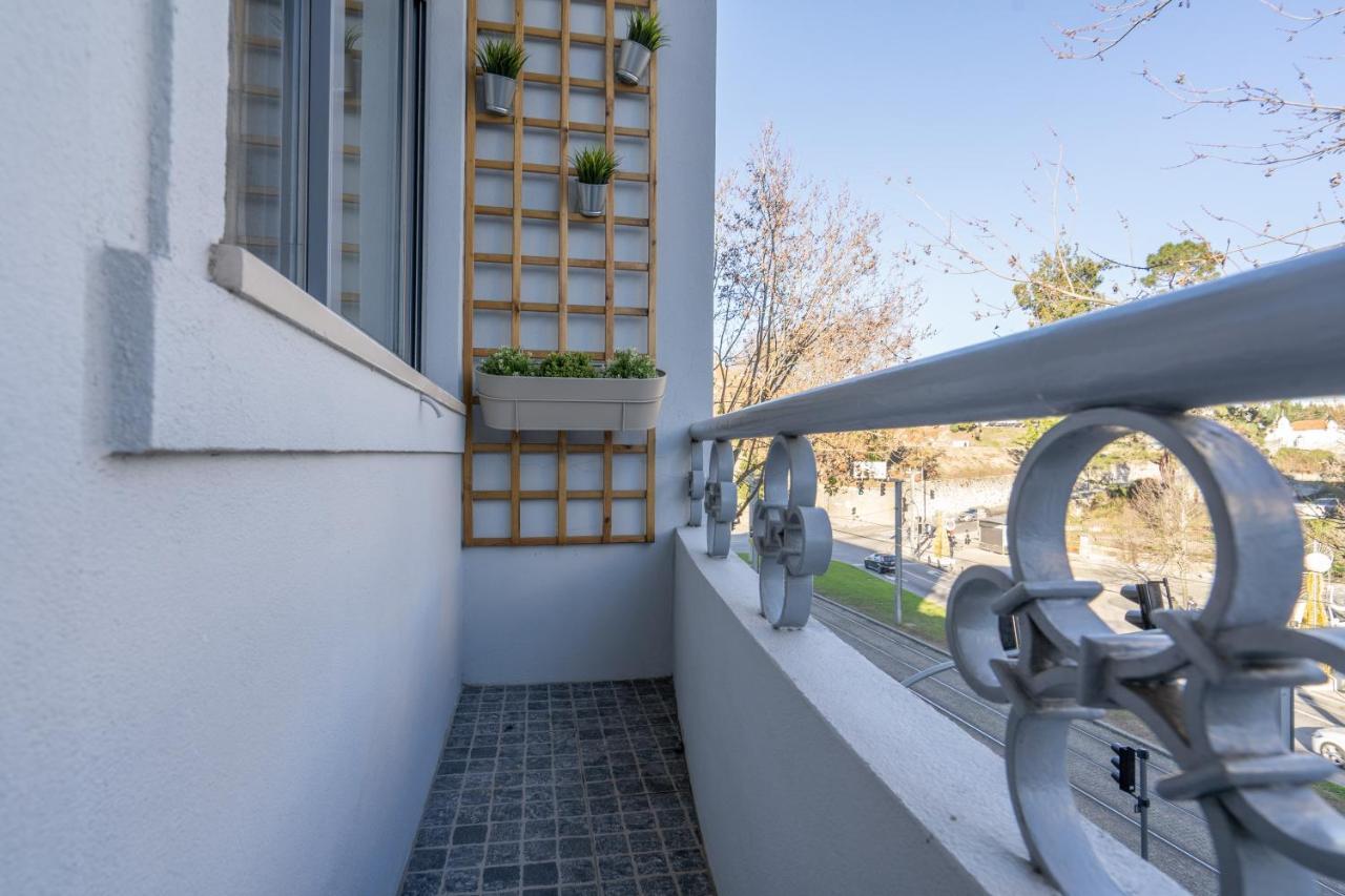 Апартаменты Gaya Avenue Flats - Elegant Contemporary Flats With Balcony Вила-Нова-ди-Гая Экстерьер фото
